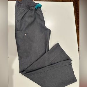 Figs Tall Kade Cargo Scrubs Pants - Graphite, Medium Tall